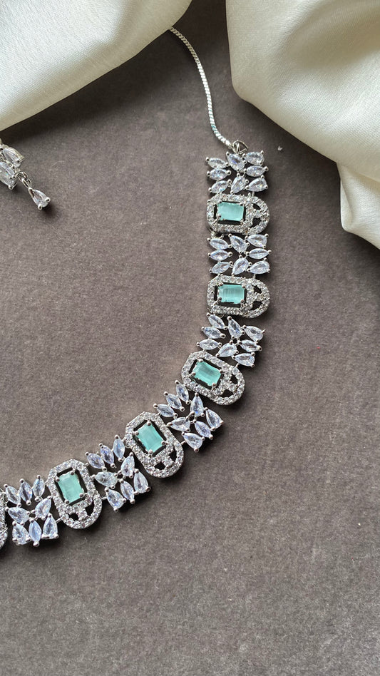 Kia Diamond necklace set- Mint