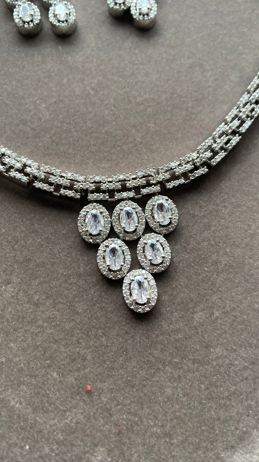 Saasha Diamond necklace set