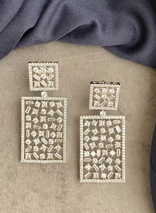 Lisa Diamond Earrings