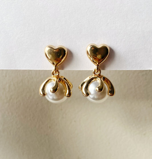 Heart pearl drop