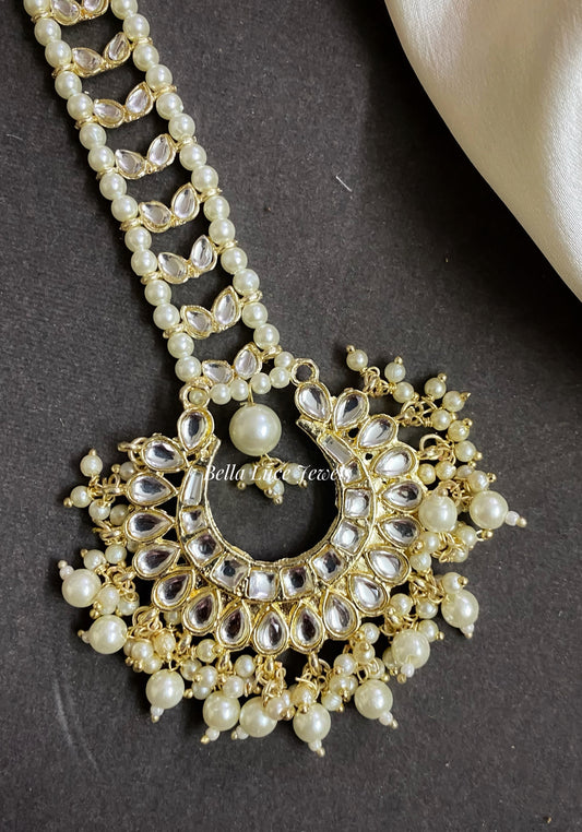 Karishma kundan maangtika