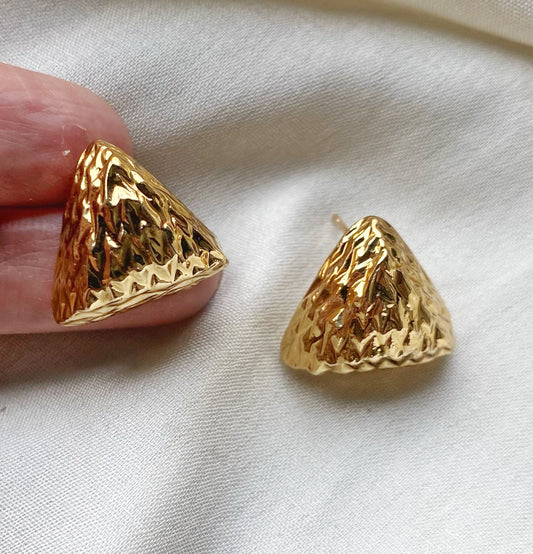 Mia triangle studs