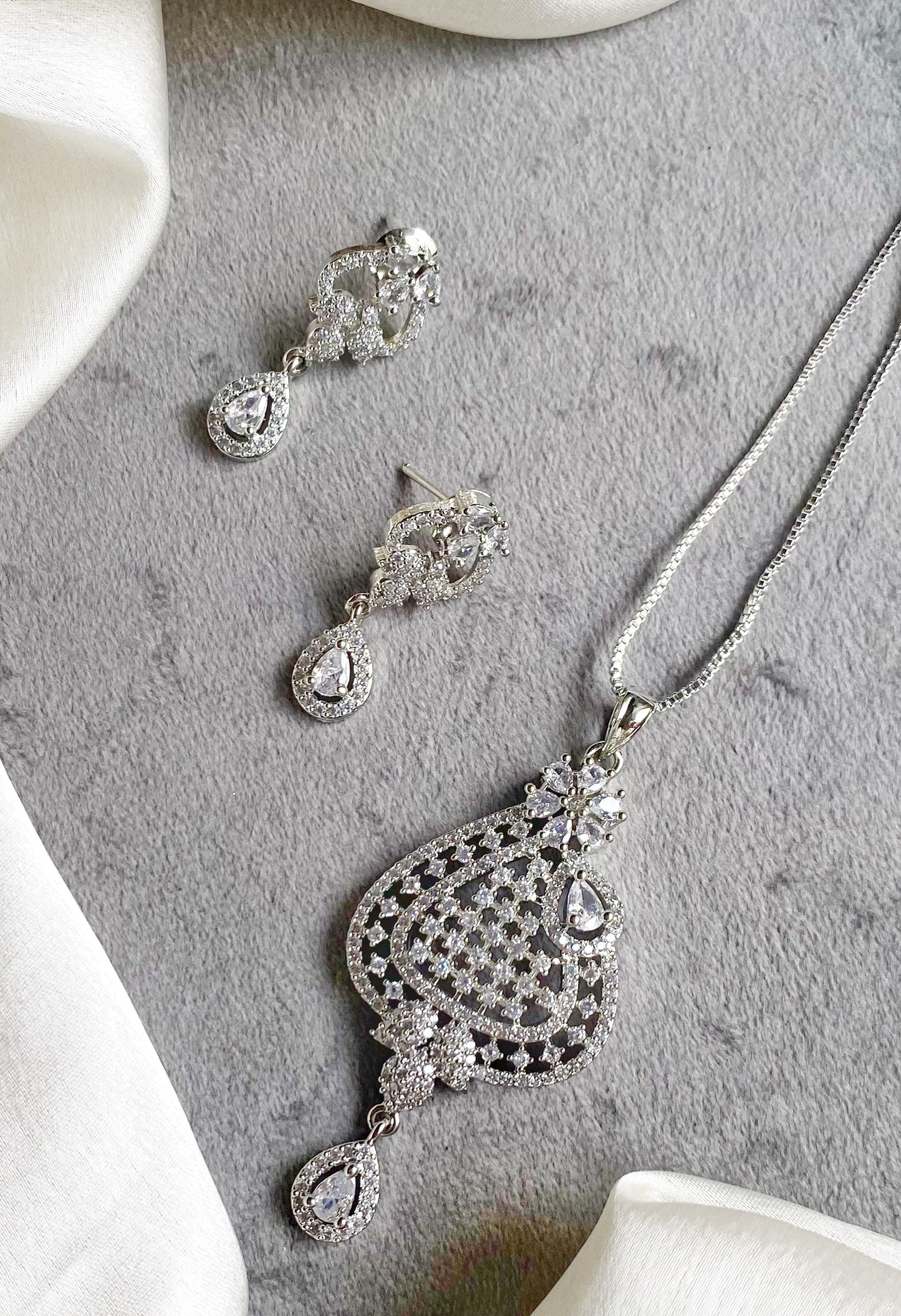 Alka rhodium Plated American diamond pendant set