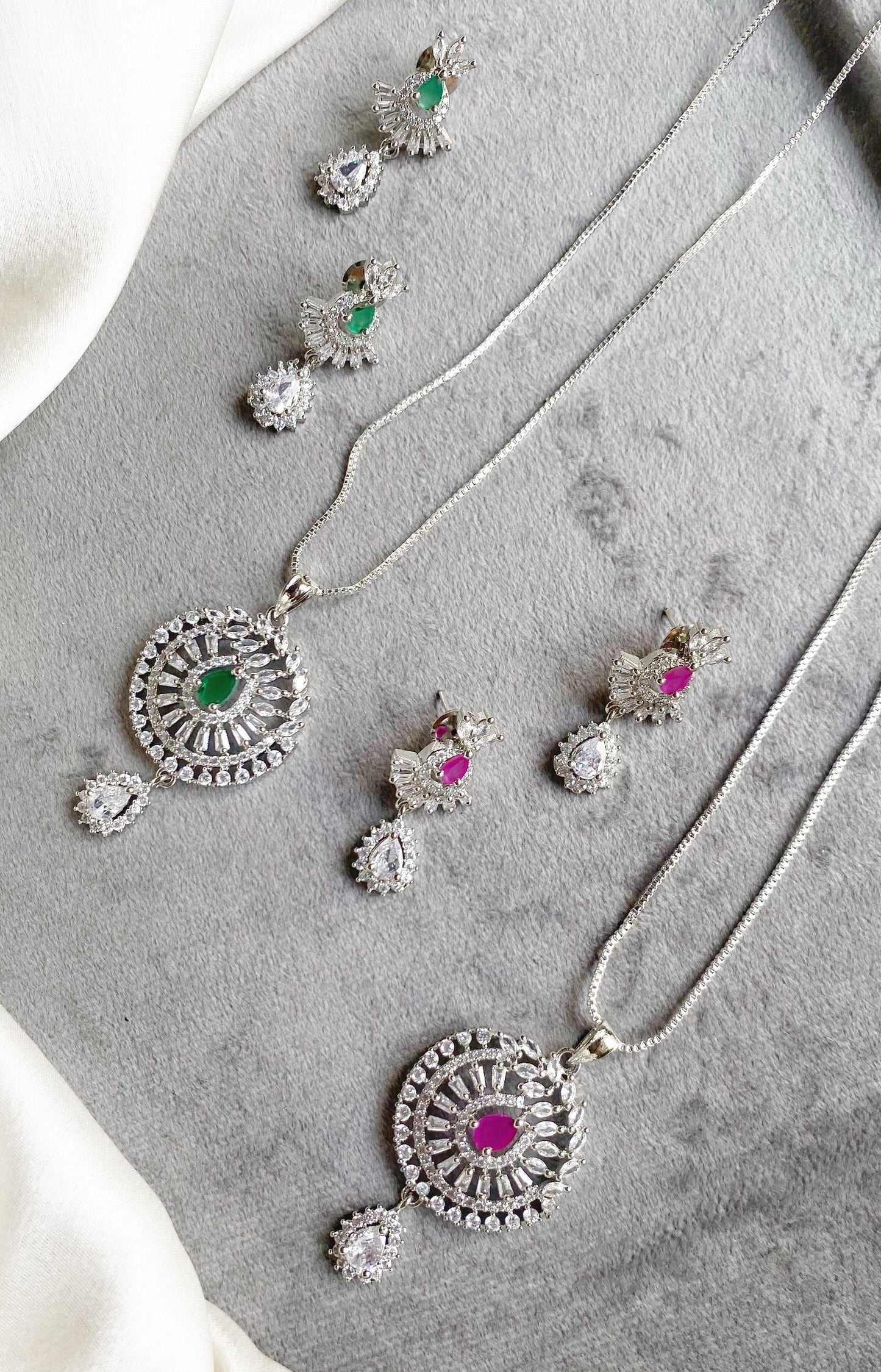 Heeriye rhodium Plated American diamond pendant set