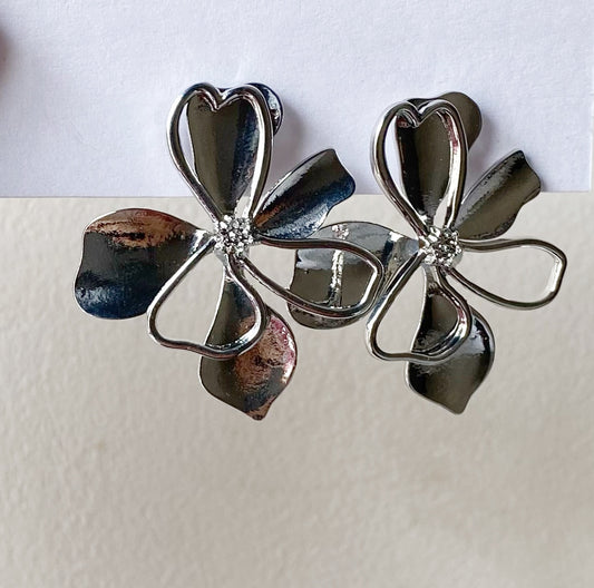 Silver Flower studs