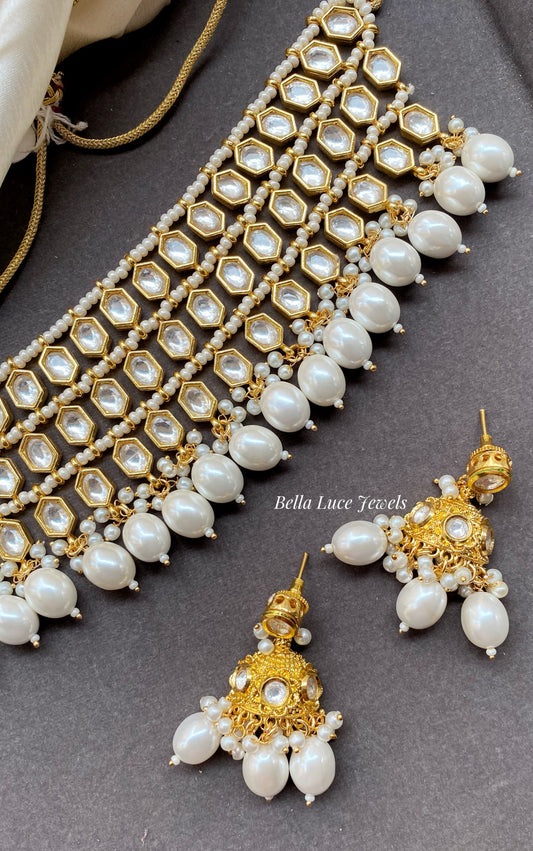 Malvika Choker Necklace Set