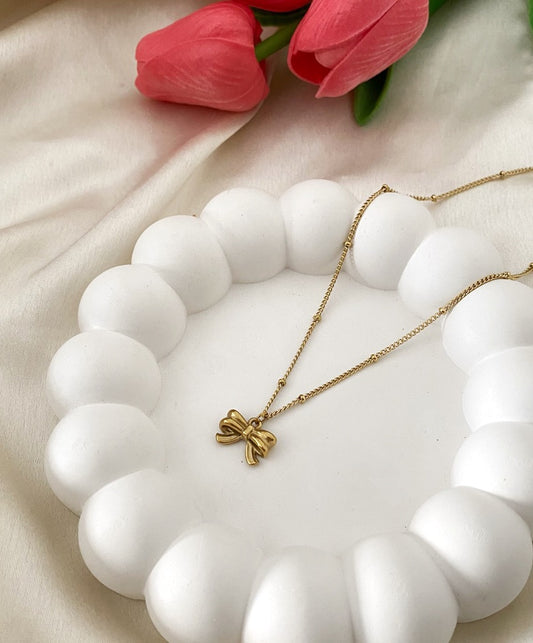 Bow Anti- tarnish Pendant necklace