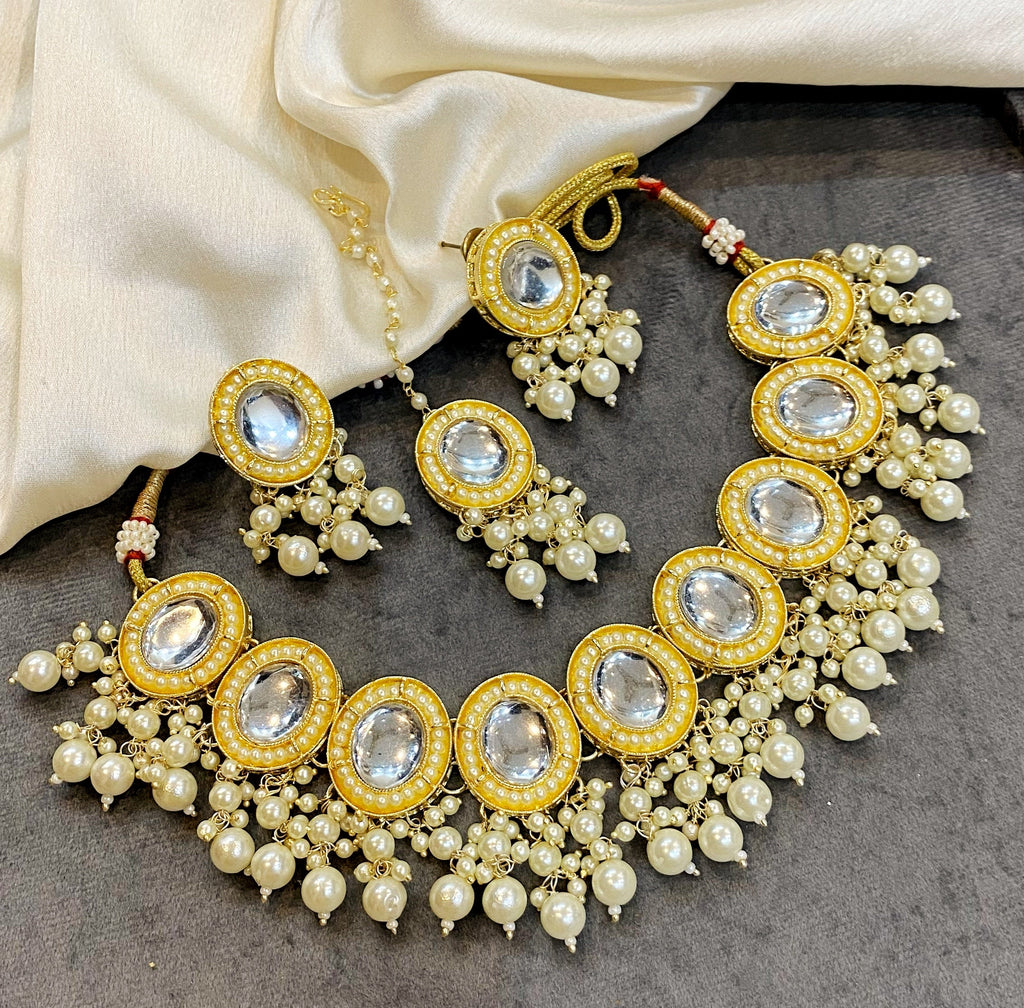 White Rea Kundan Choker Necklace Set