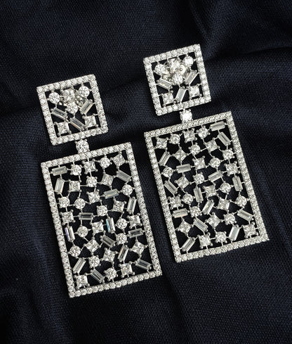 Lisa Diamond Earrings