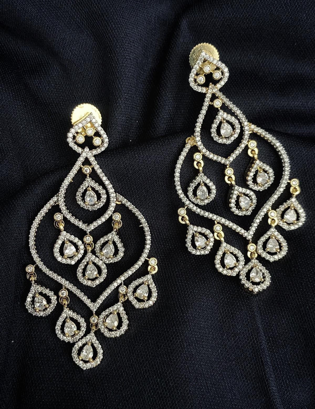 Nysa 2 tone Diamond earrings