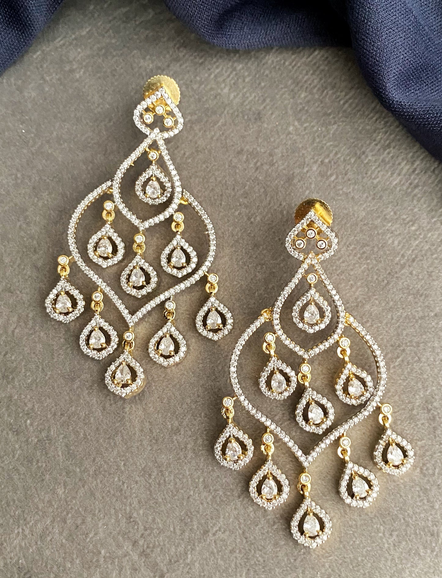 Nysa 2 tone Diamond earrings