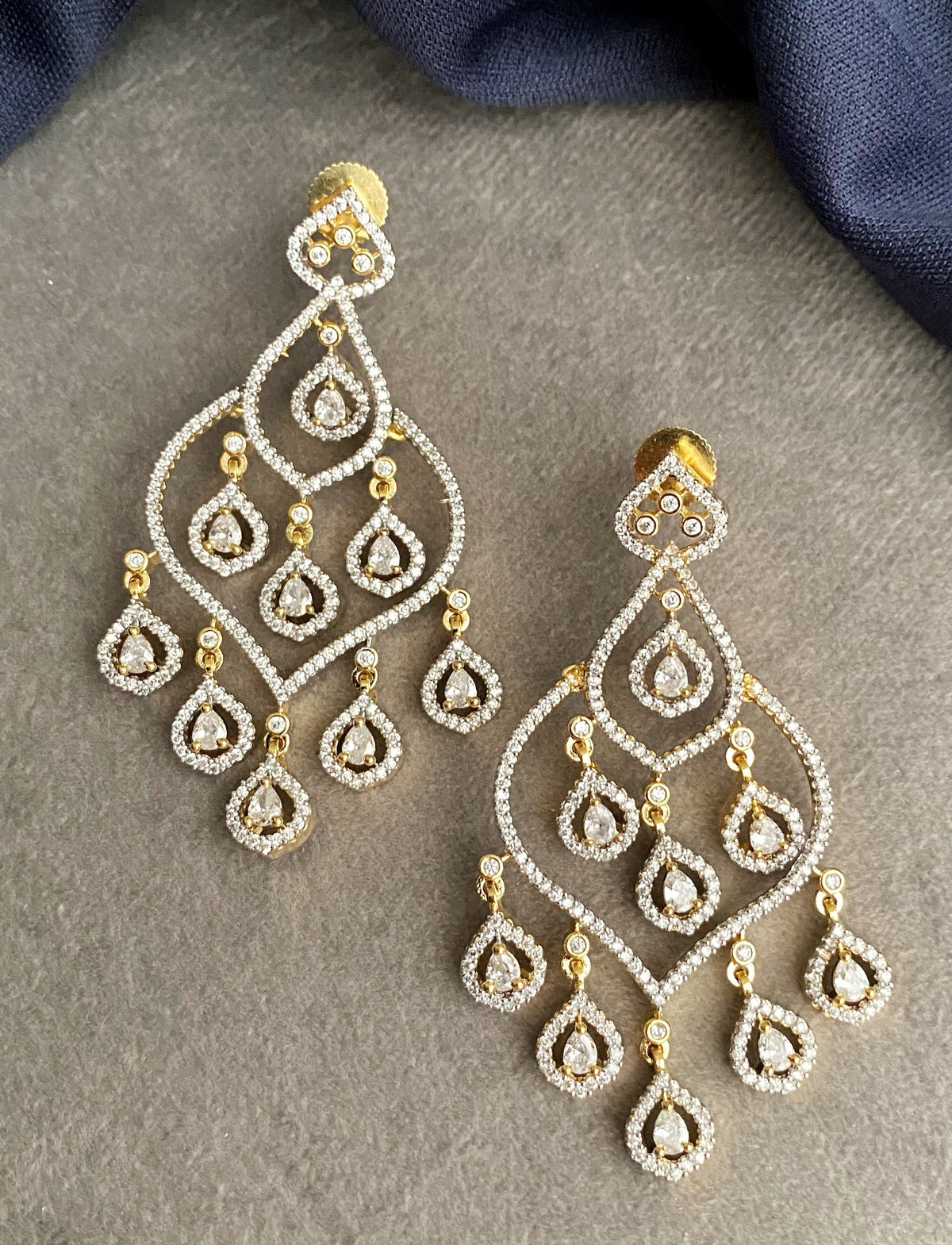 Nysa 2 tone Diamond earrings