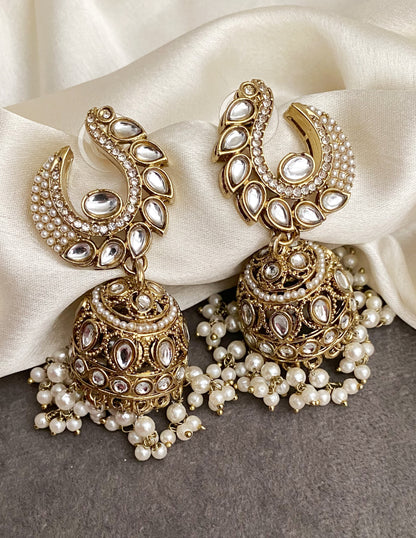 Nisha Moti Jhumka