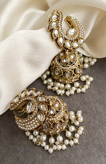 Nisha Moti Jhumka