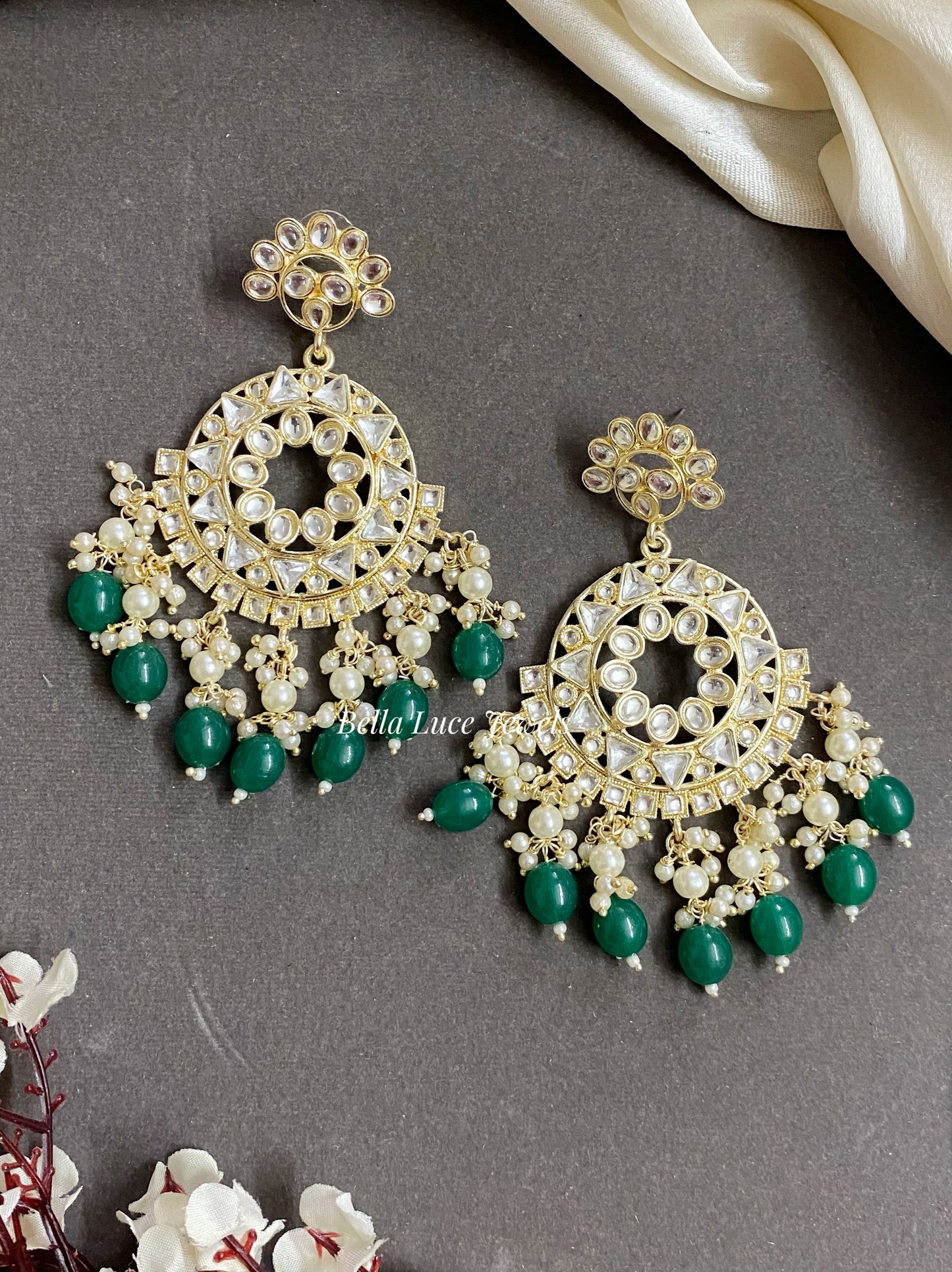 Kavya Kundan Chandbali