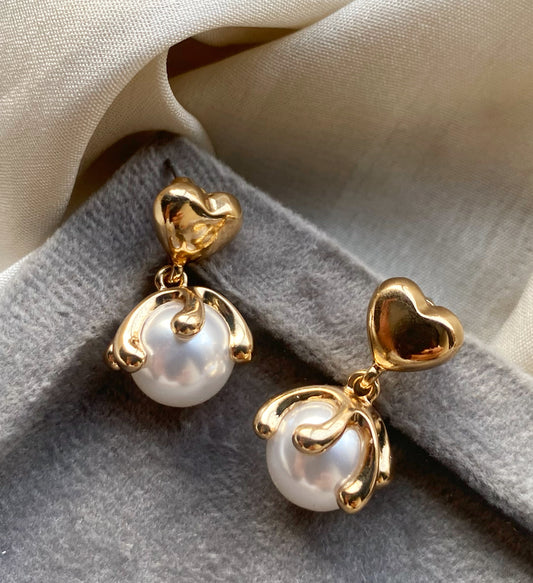 Heart pearl drop