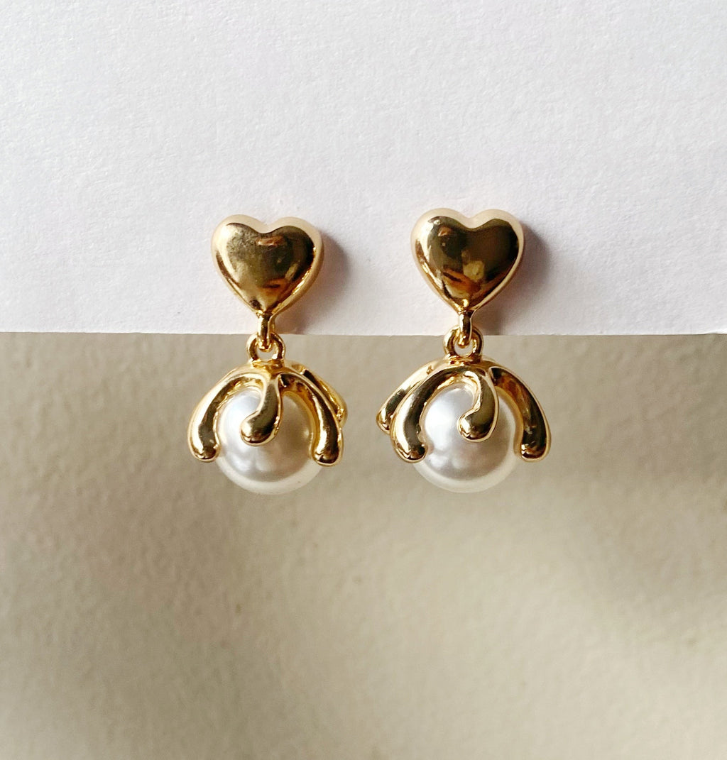 Heart pearl drop