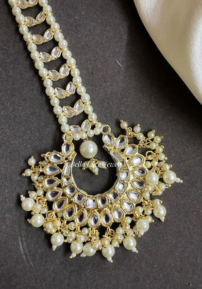 Karishma kundan maangtika