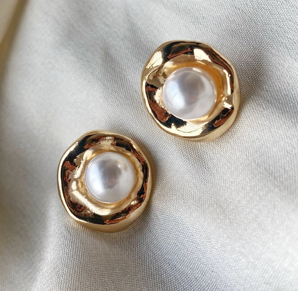 Pearl studs style 3