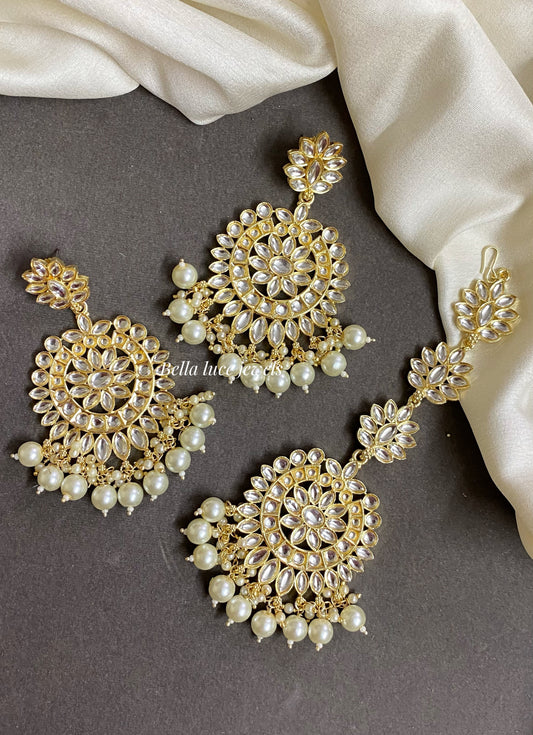 White Heral Kundan Earrings and Maangtikka set