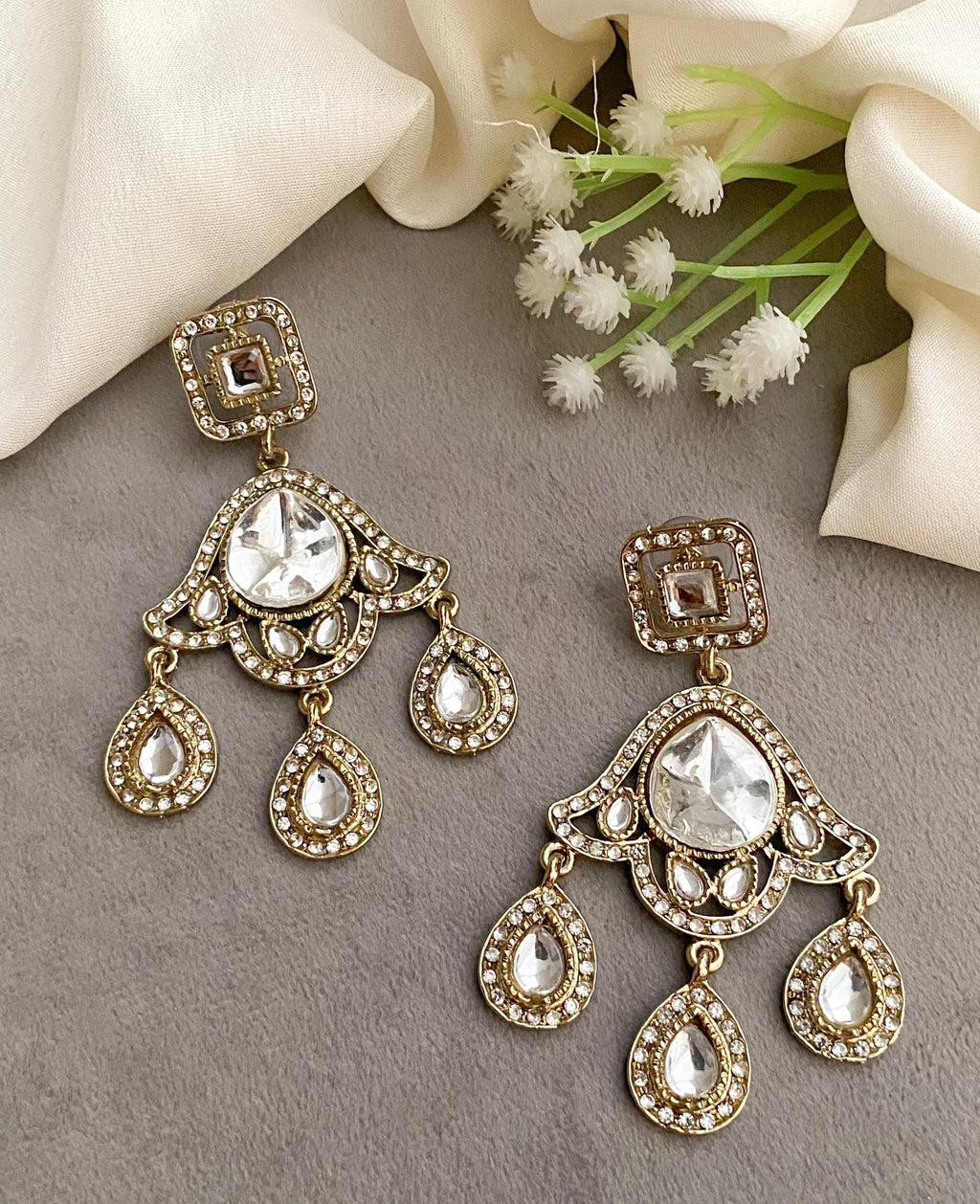 Sia kundan dangler earrings