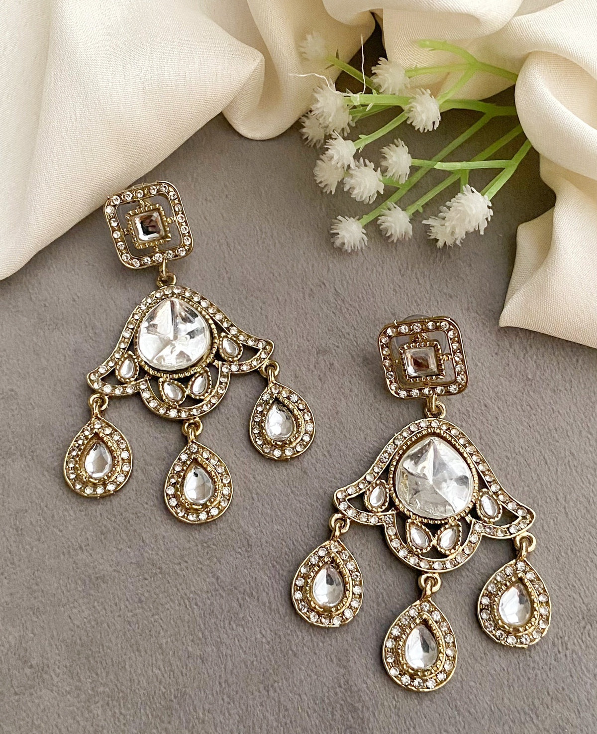 Sia kundan dangler earrings