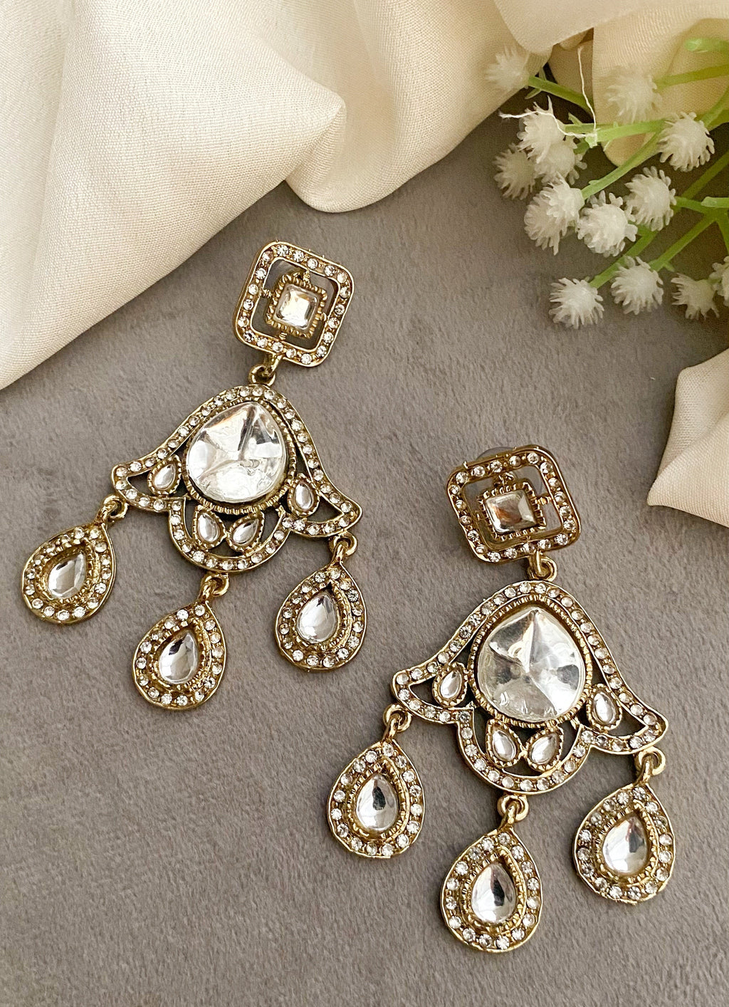 Sia kundan dangler earrings