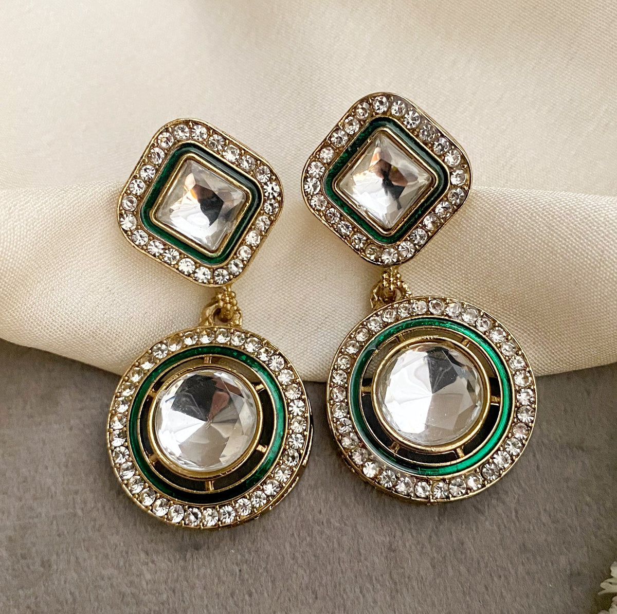 Round kundan earrings
