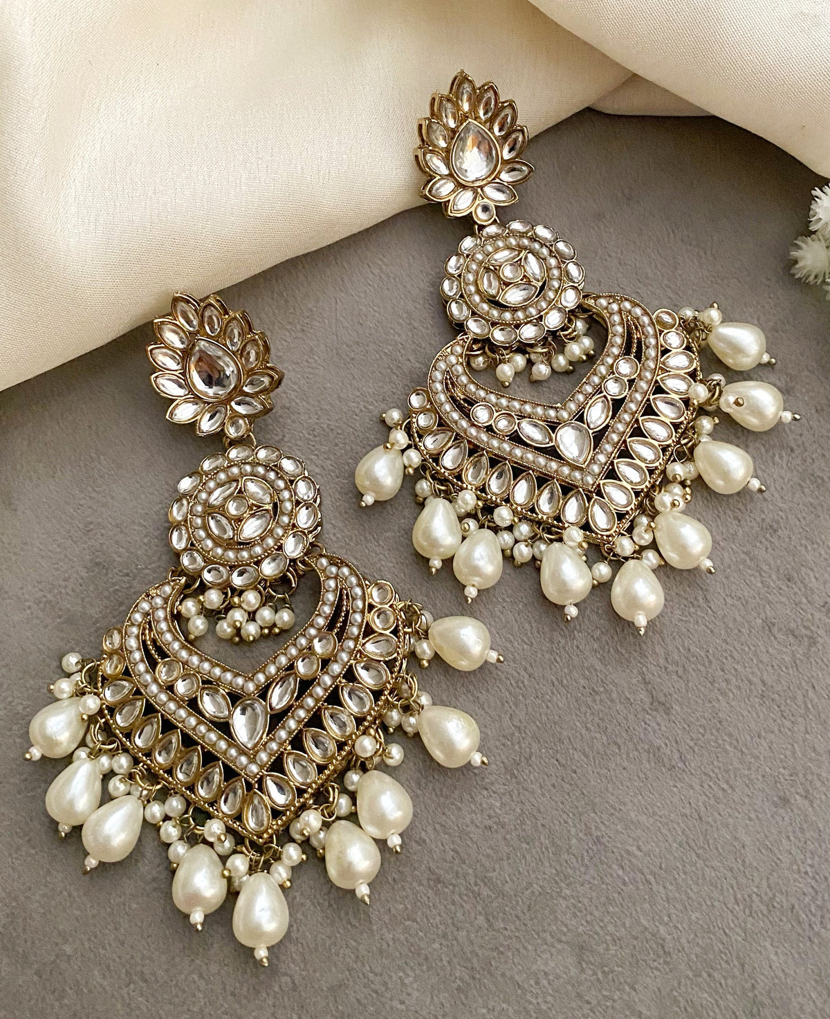 Jivika ivory kundan chandbali