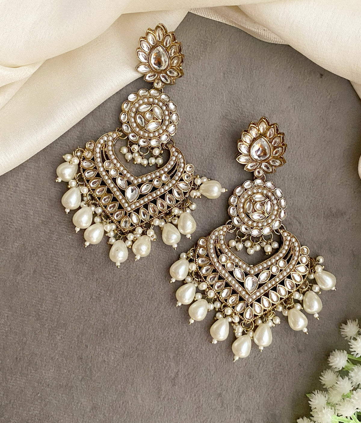 Jivika ivory kundan chandbali