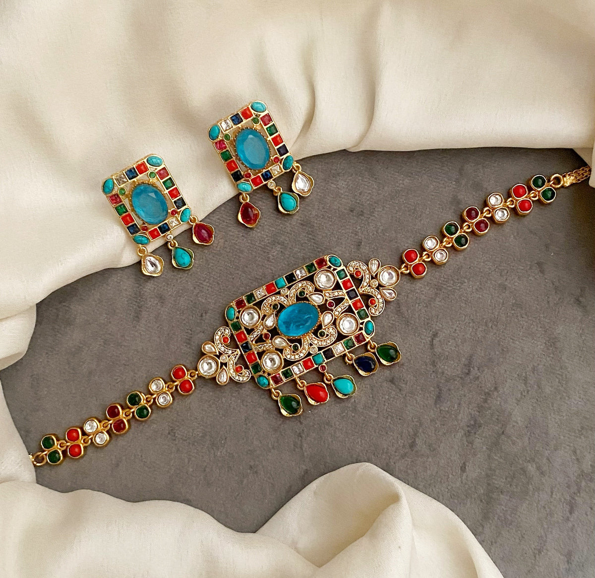 Jaanvi Multicolor kundan choker set