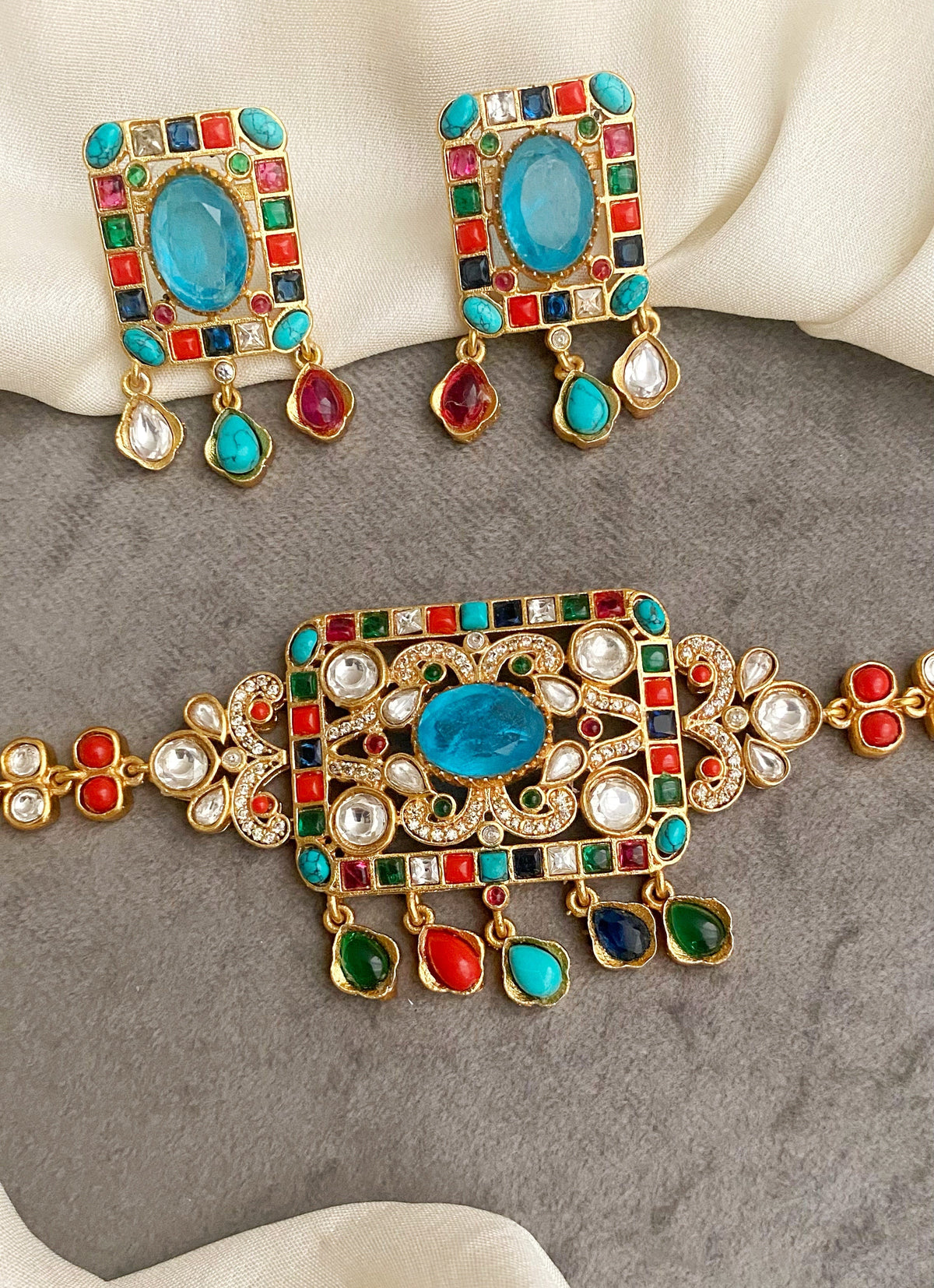 Jaanvi Multicolor kundan choker set