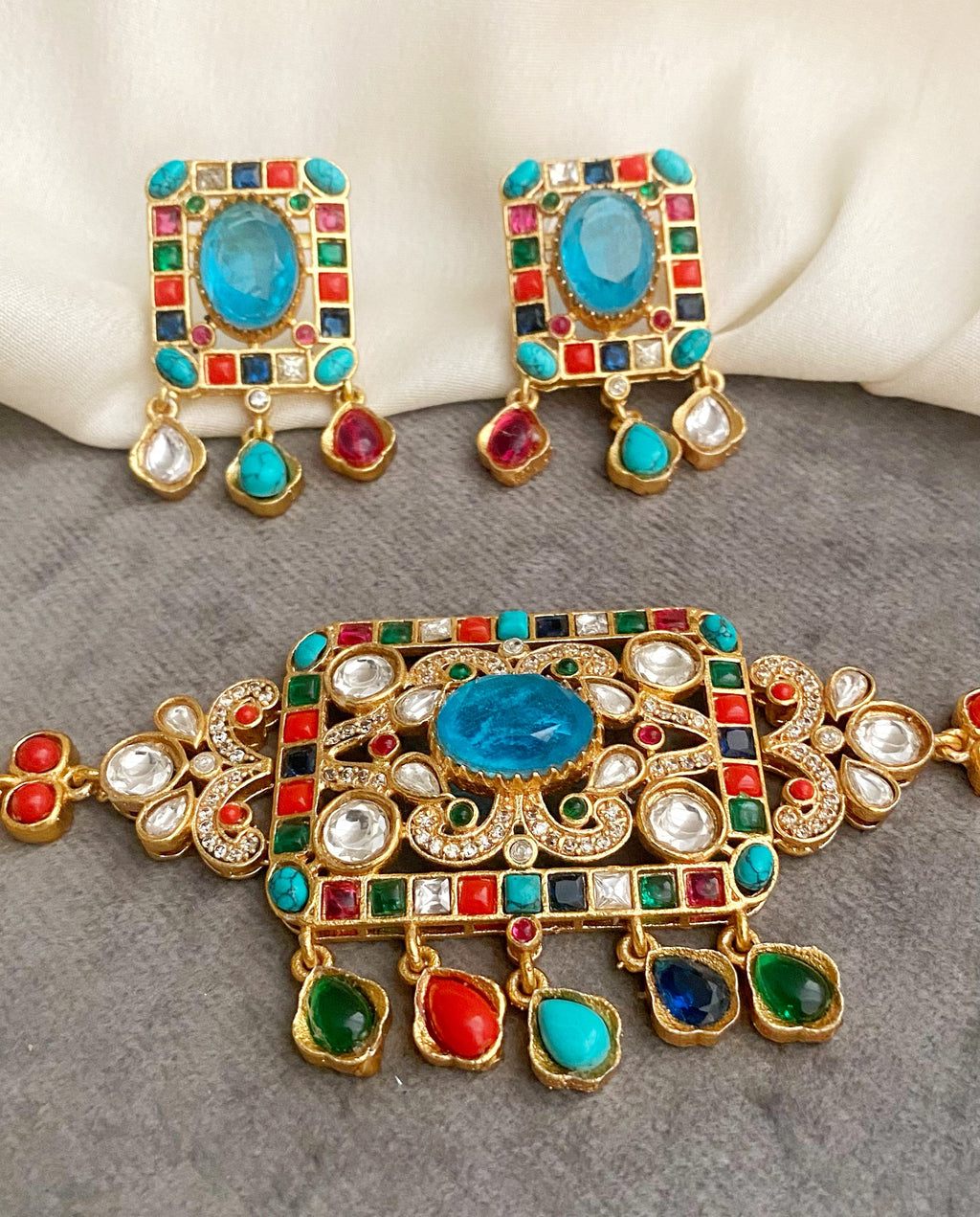 Jaanvi Multicolor kundan choker set
