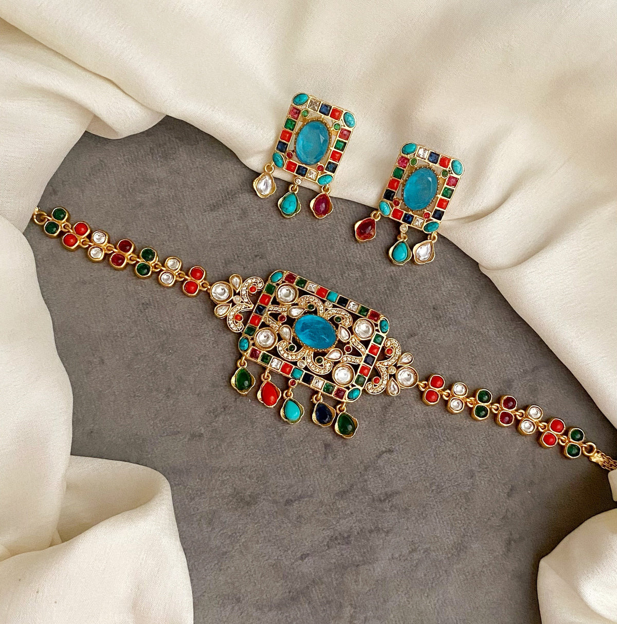 Jaanvi Multicolor kundan choker set
