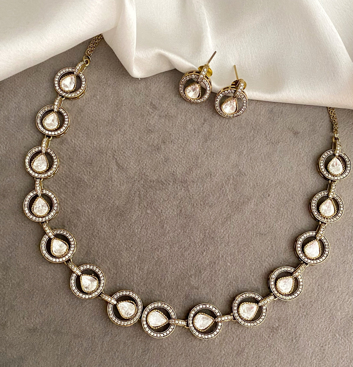Ophelia mossionite kundan necklace