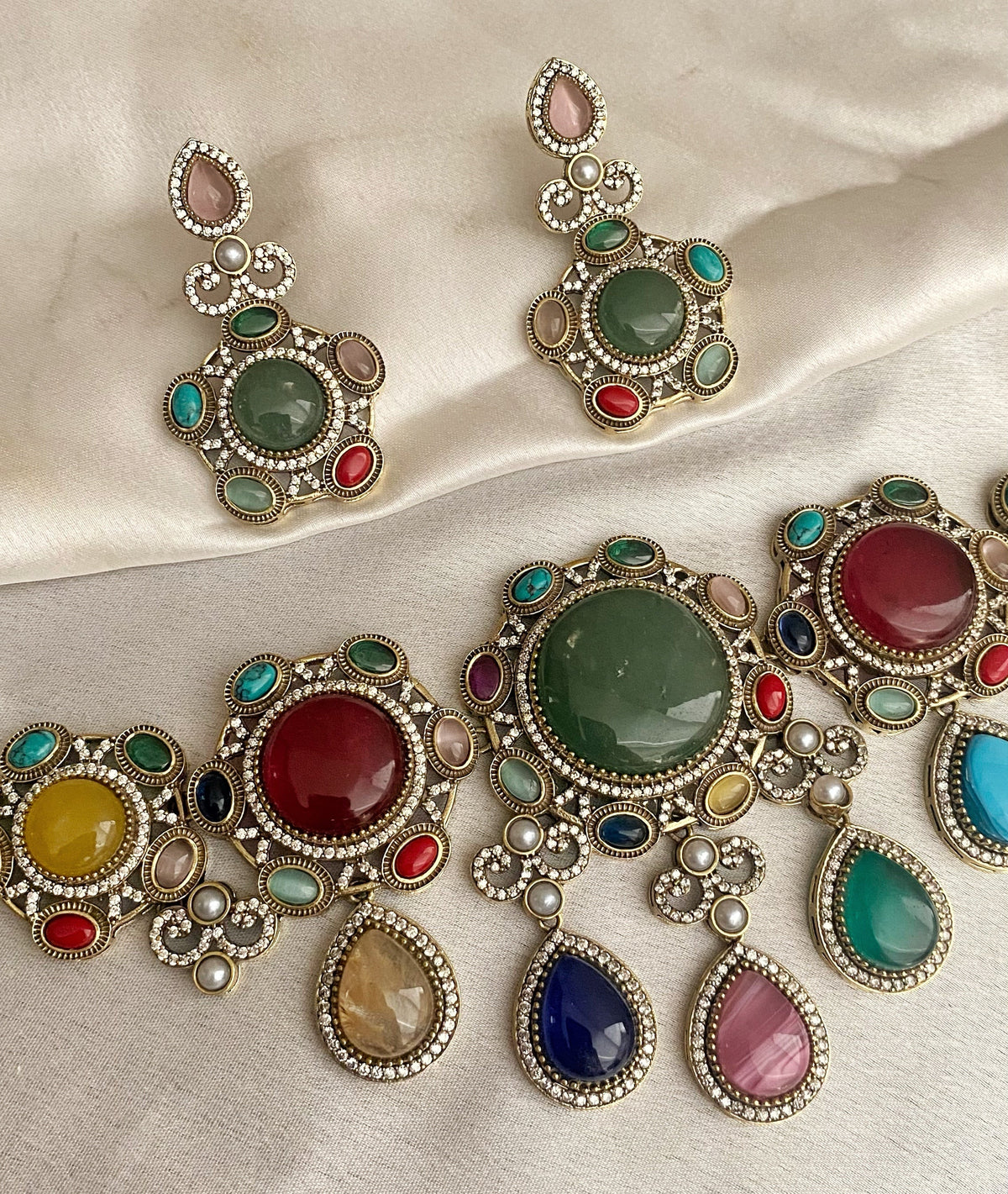 Sezal multicolor choker necklace set