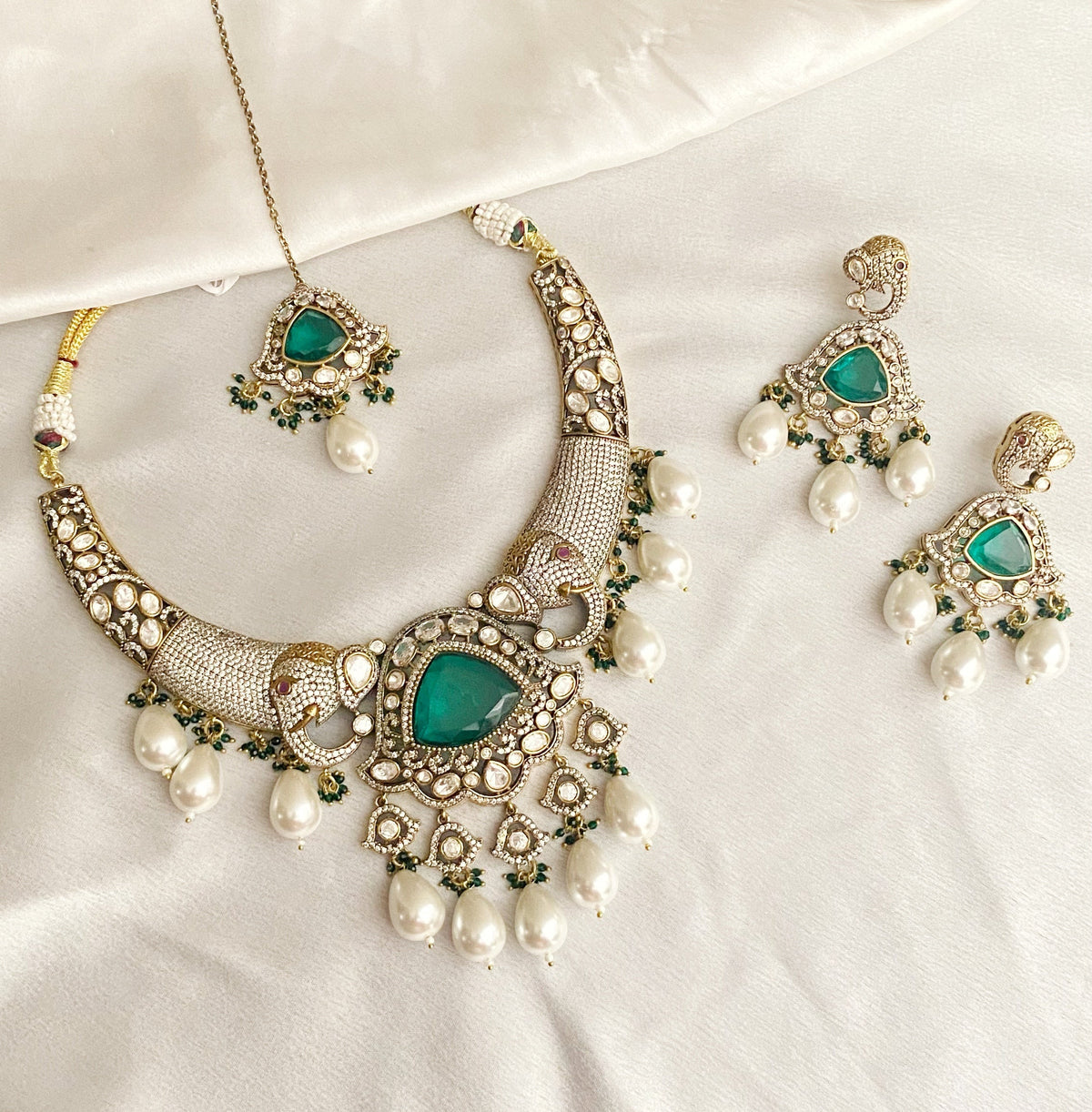 Emerald Ridhika Kundan AD hasli necklace set