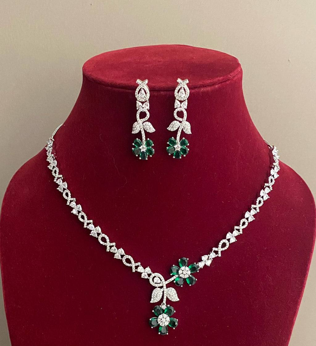 Emerald Lila diamond necklace set
