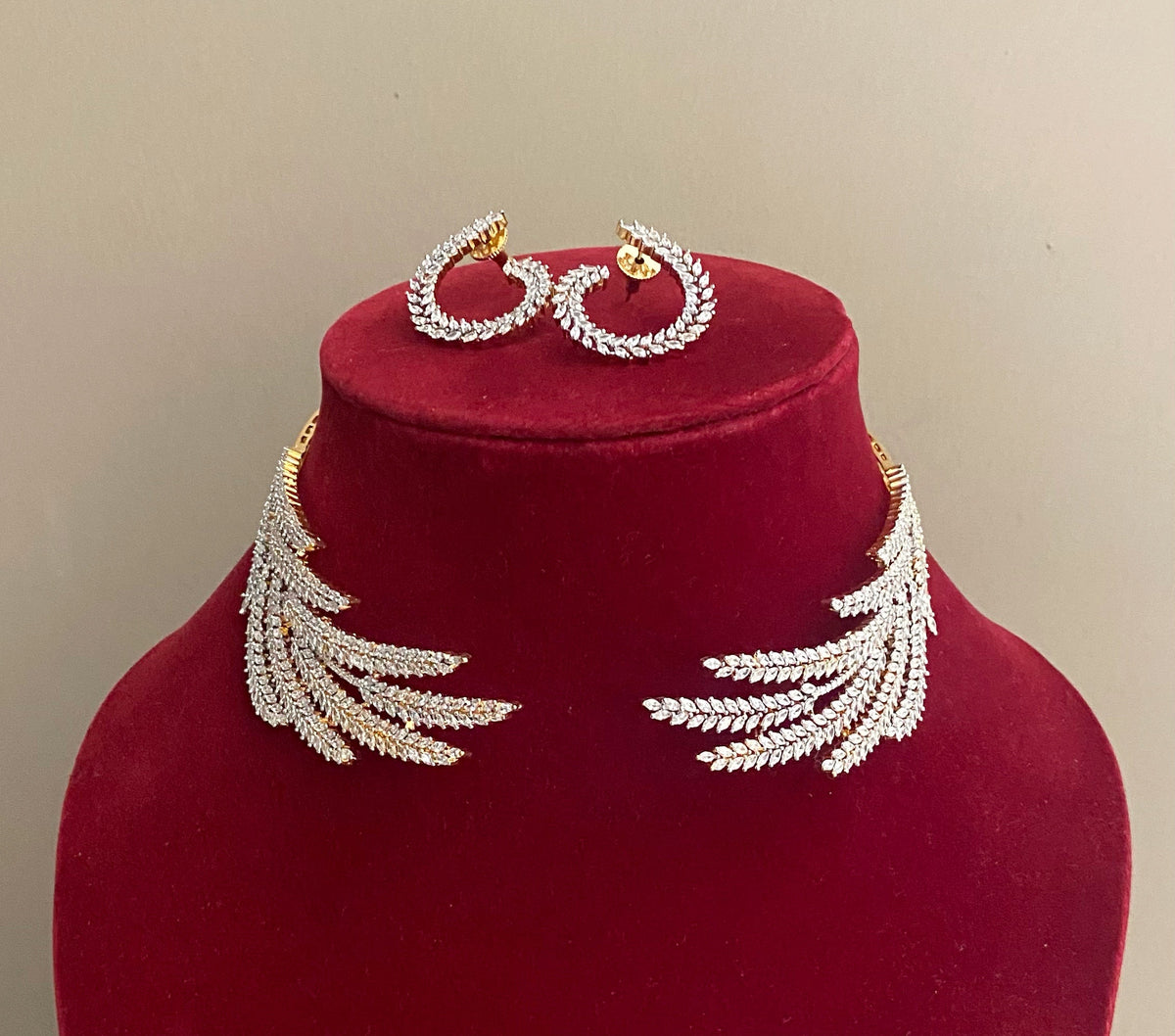 Tia american diamond hasli necklace