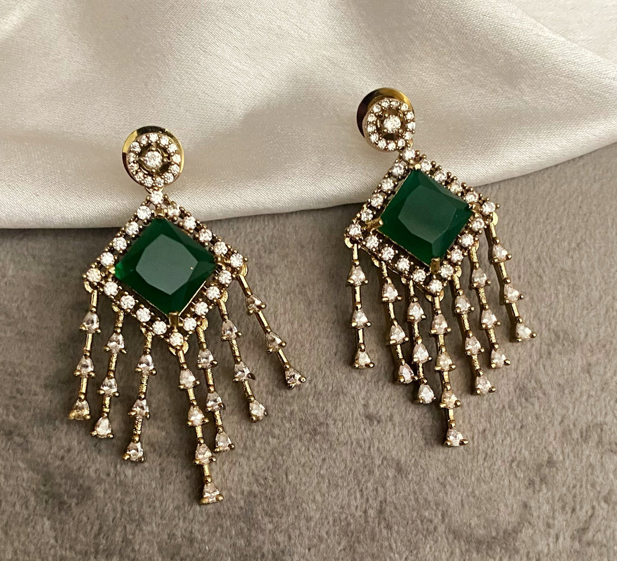 Emerald fiona american diamond necklace sets