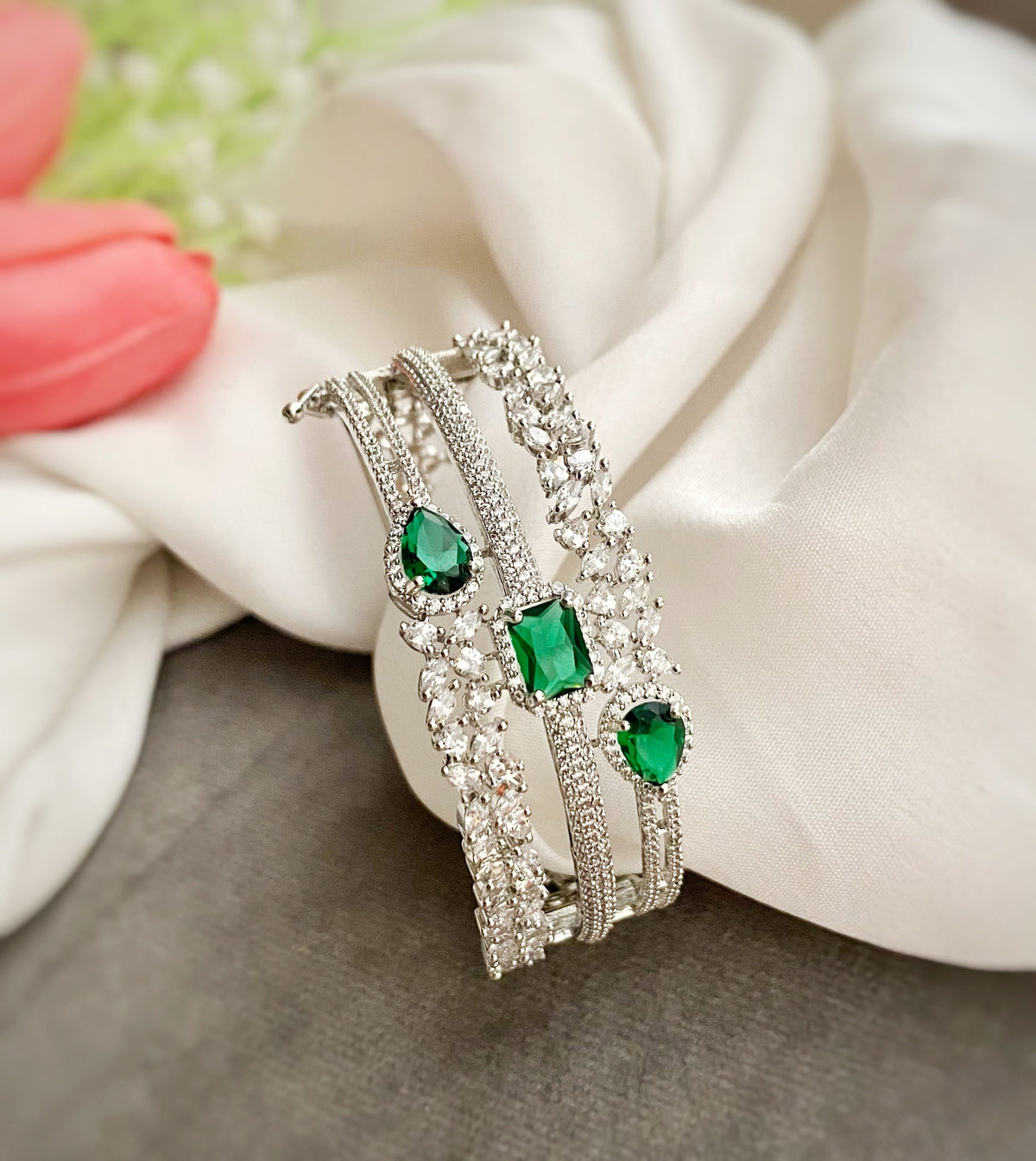 Emerald ria diamond bracelet