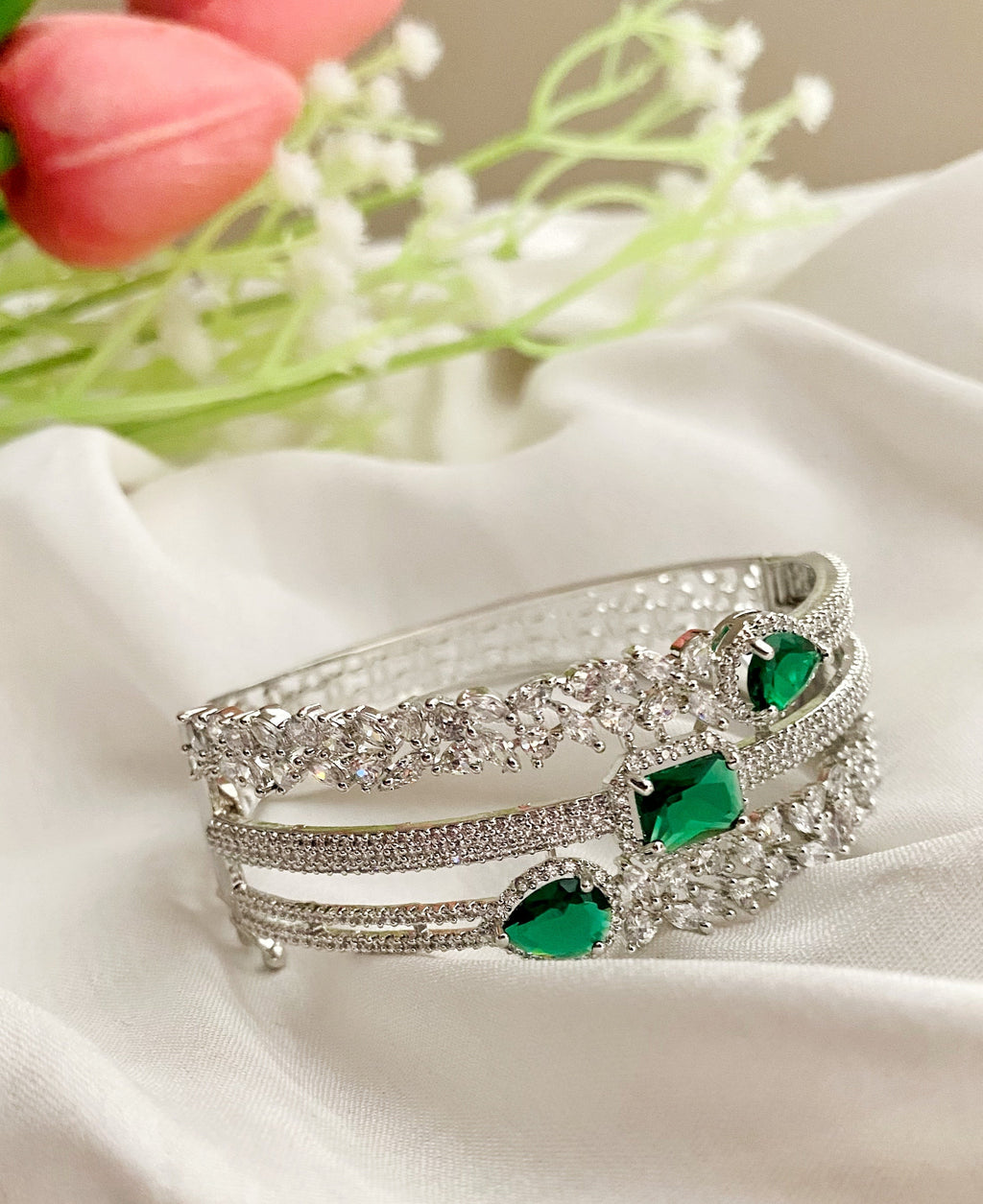 Emerald ria diamond bracelet