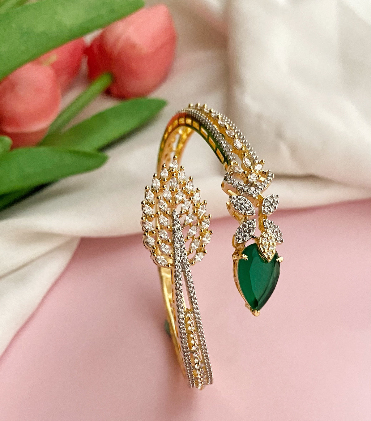 Emerald yamini diamond bracelet