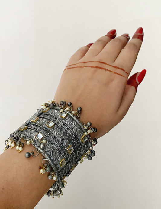Meena Silver oxidised kada