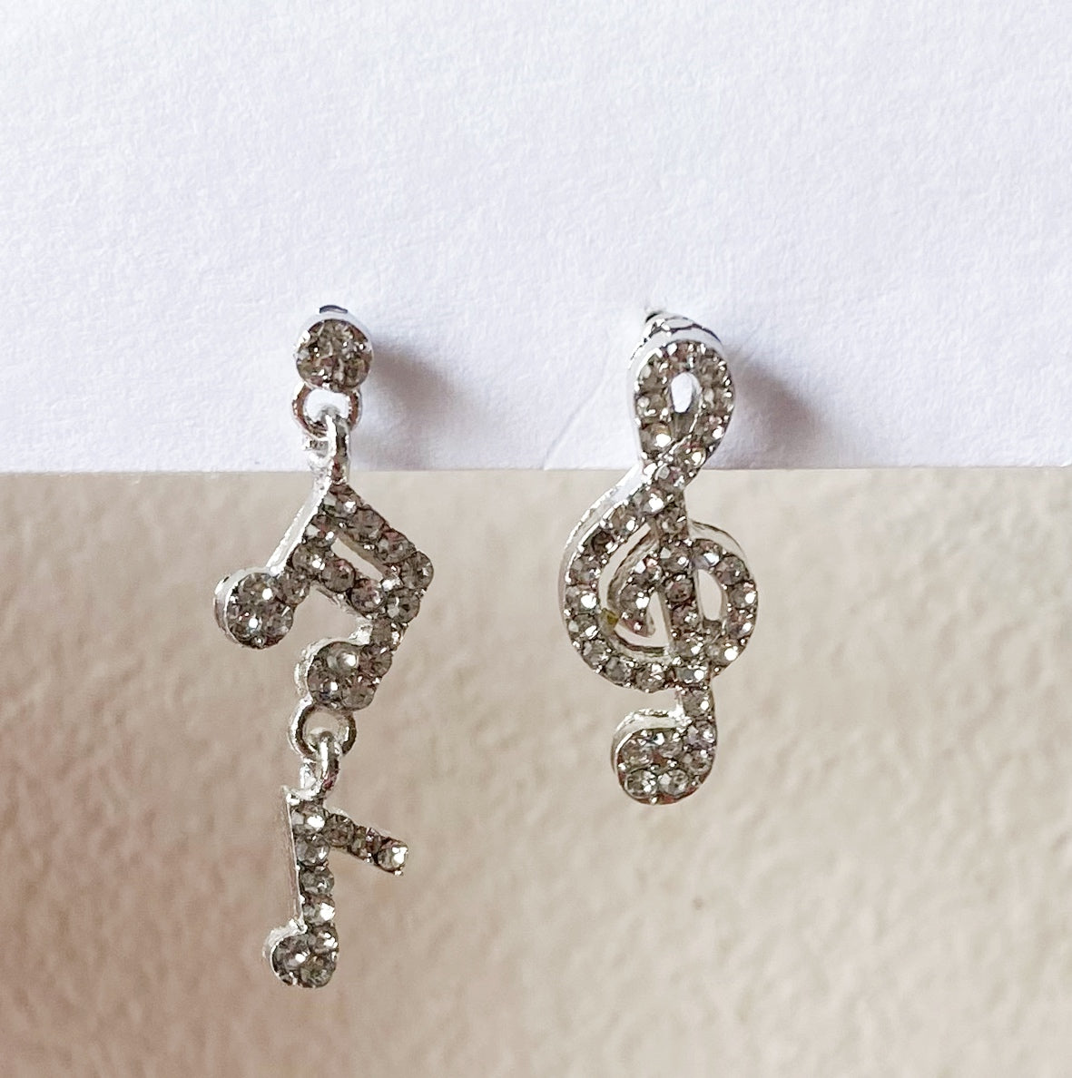 Music note earstuds