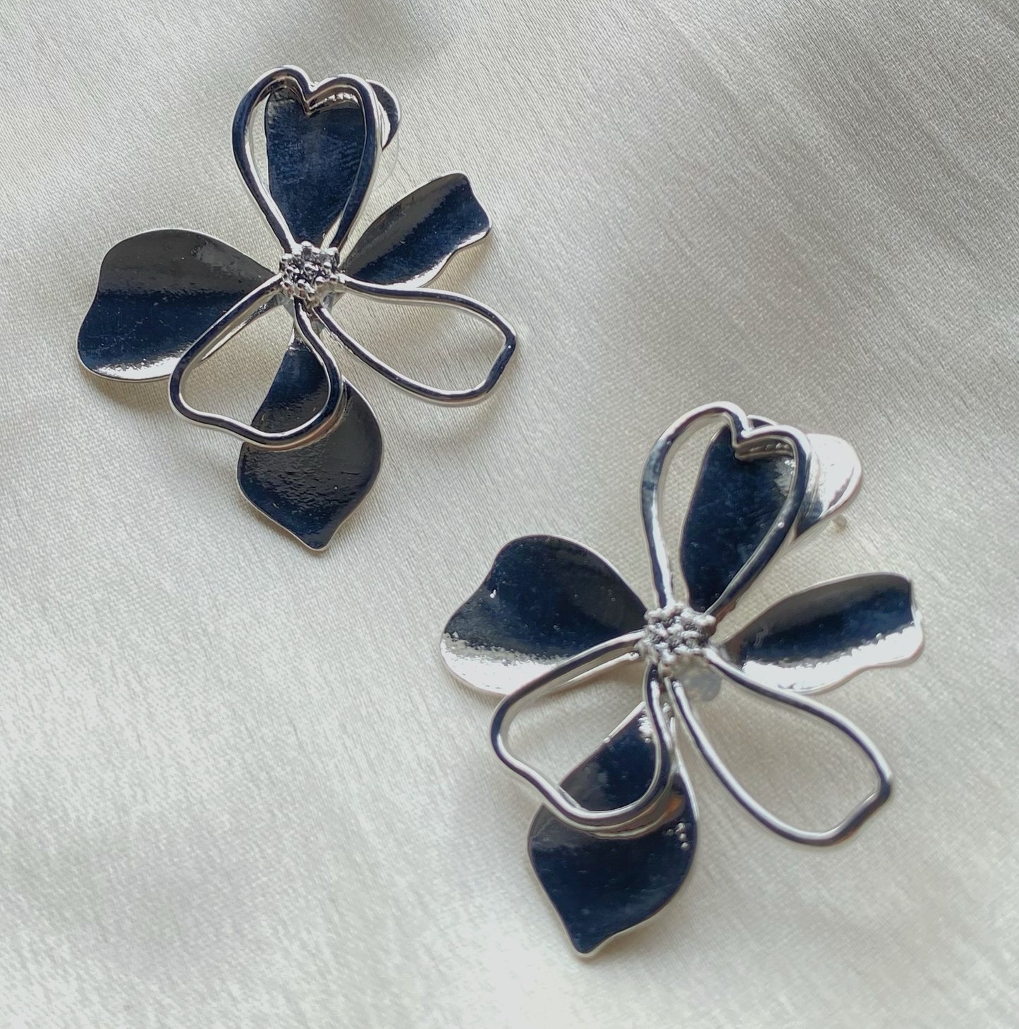 Silver Flower studs