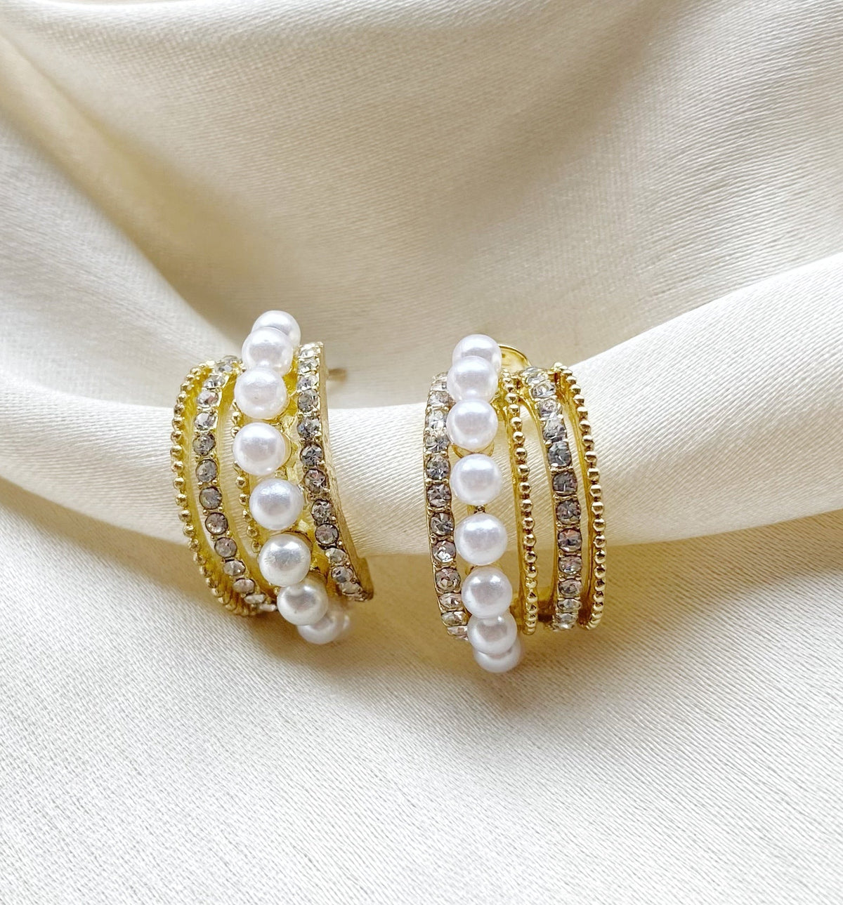 Peral hoops