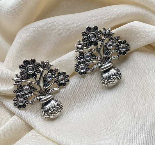 Bouquet oxidised studs