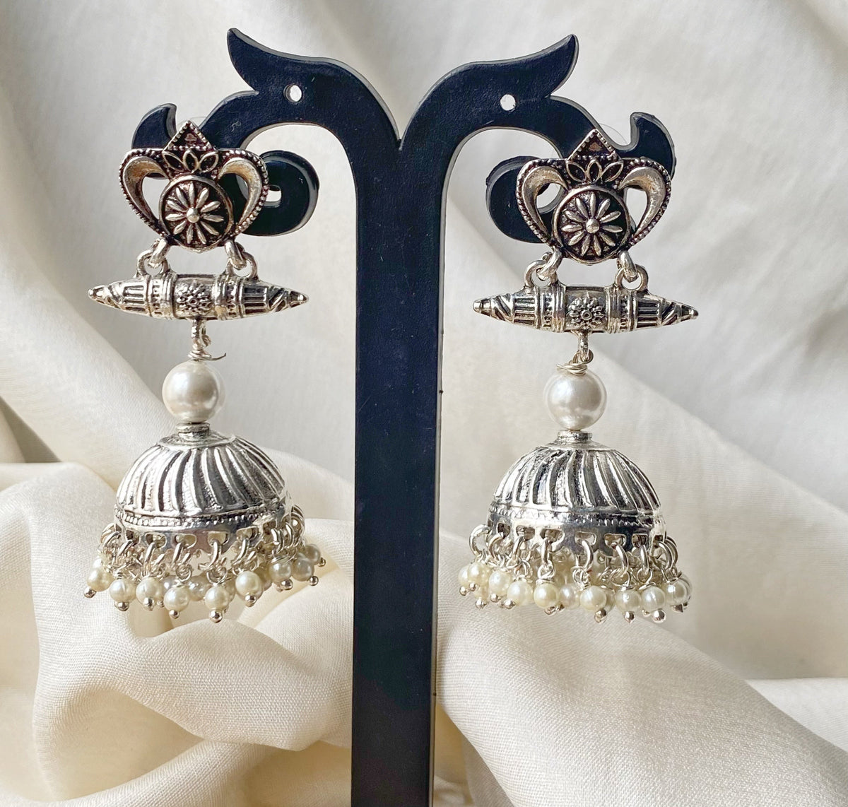 Piyali silver lookalike jhumki