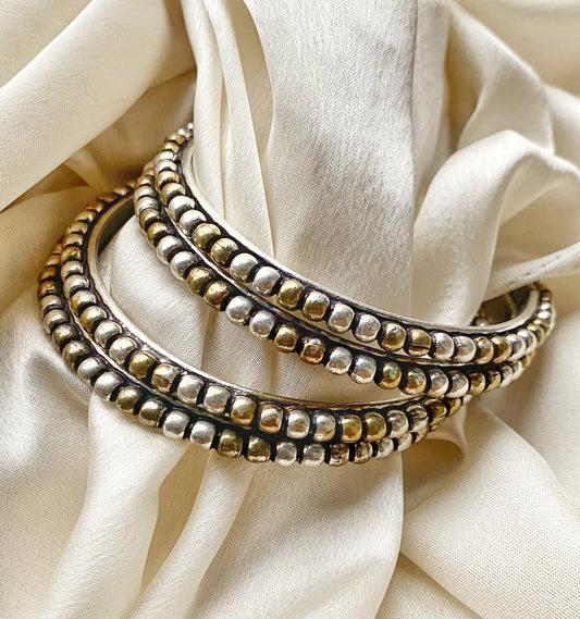 Reetu Silver oxidised kada-4pc